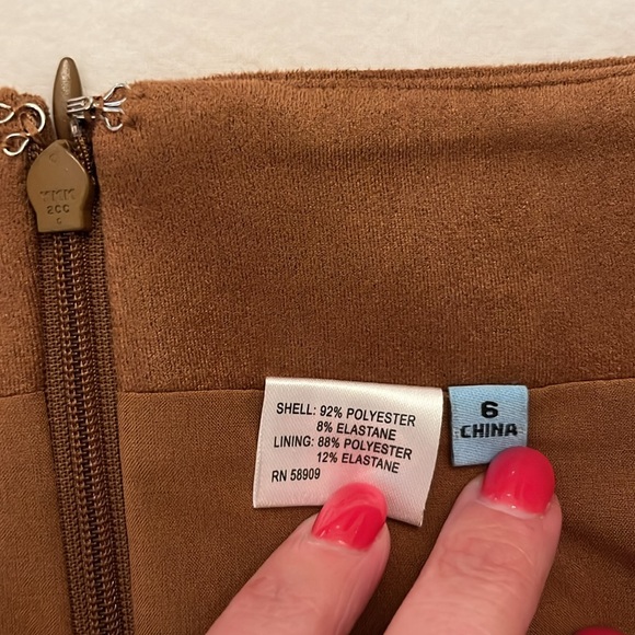 Antonio Melani suede skirt in size 6. New with tags! - Picture 4 of 4